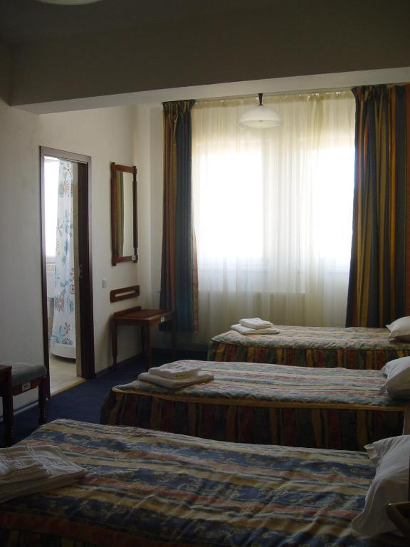 Hotel Astra Брашов Номер фото