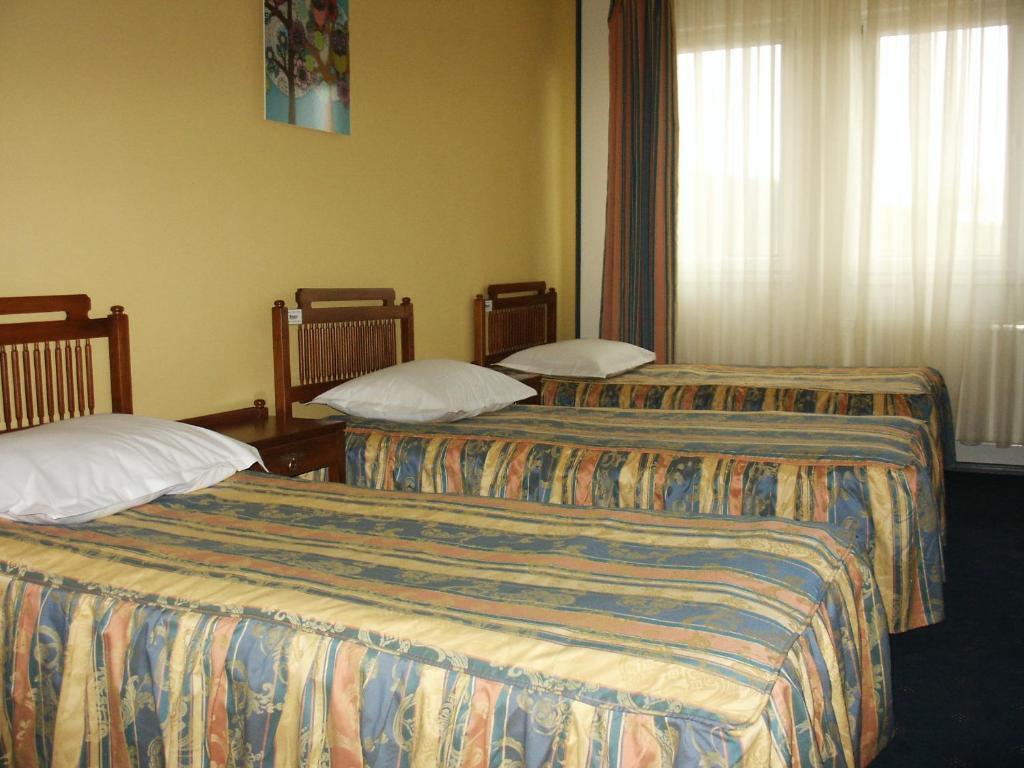 Hotel Astra Брашов Номер фото